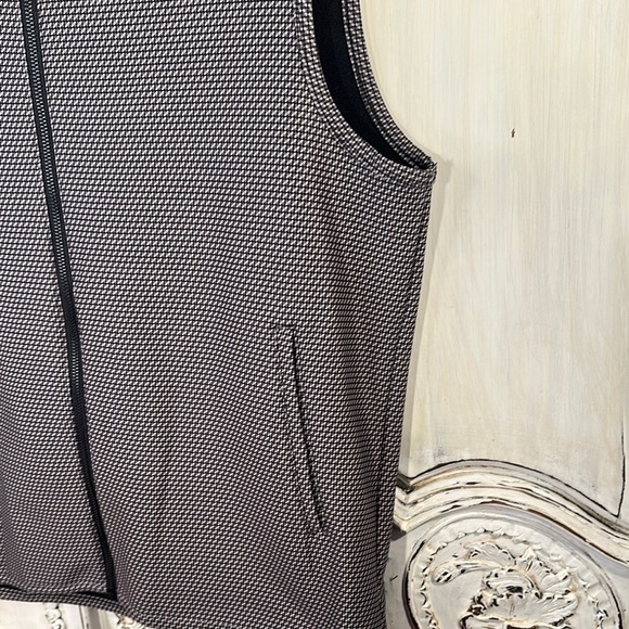 Men’s CON.STRUCT Black White and Gray Zip-Up Vest Made in NY - Picture 3 of 10